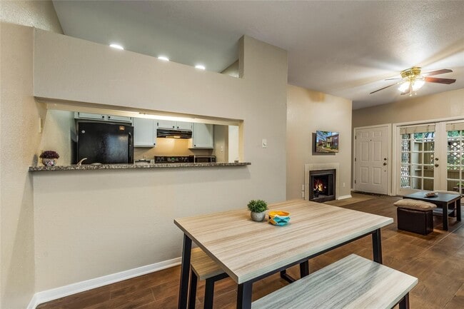 Building Photo - 8055 Cambridge St