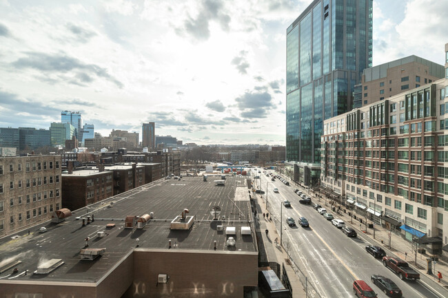 Building Photo - 1350 Boylston St