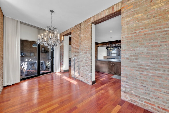 Building Photo - 2419 W 14th St
