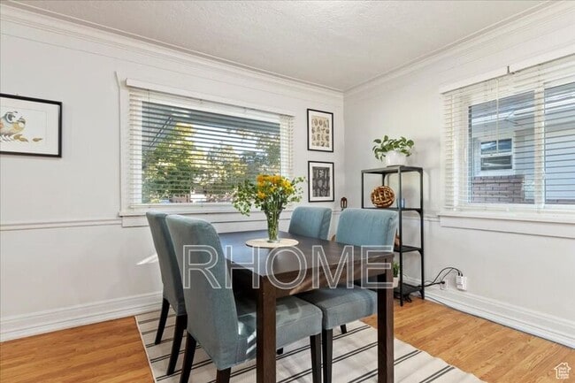 Building Photo - 648 East Pl