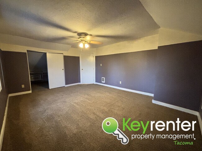 Building Photo - Cozy 4 Bedroom Tacoma Rental Home Near Lincoln District and Downtown