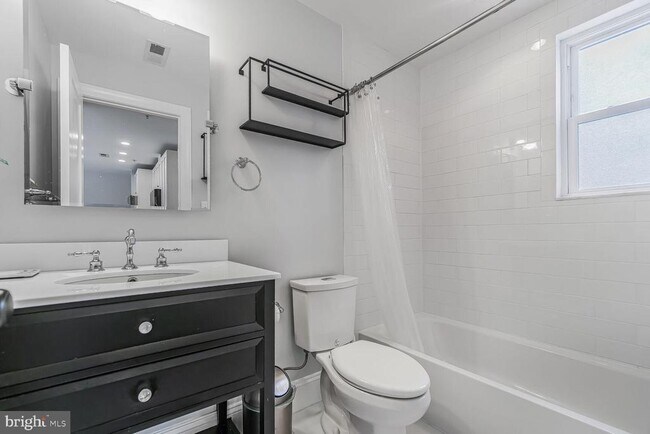 Building Photo - 1514 8th St NW