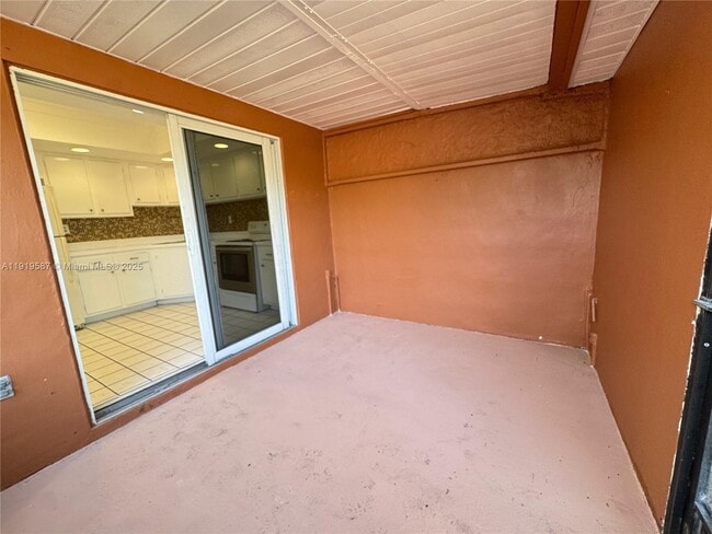 Building Photo - 5451 SW 37th St