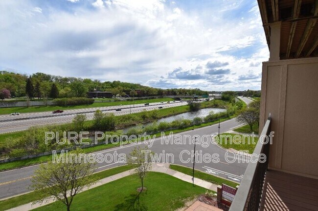 Building Photo - 1155 Ford Rd