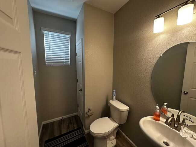 Building Photo - Available May! Beautiful home in Murphy Creek!