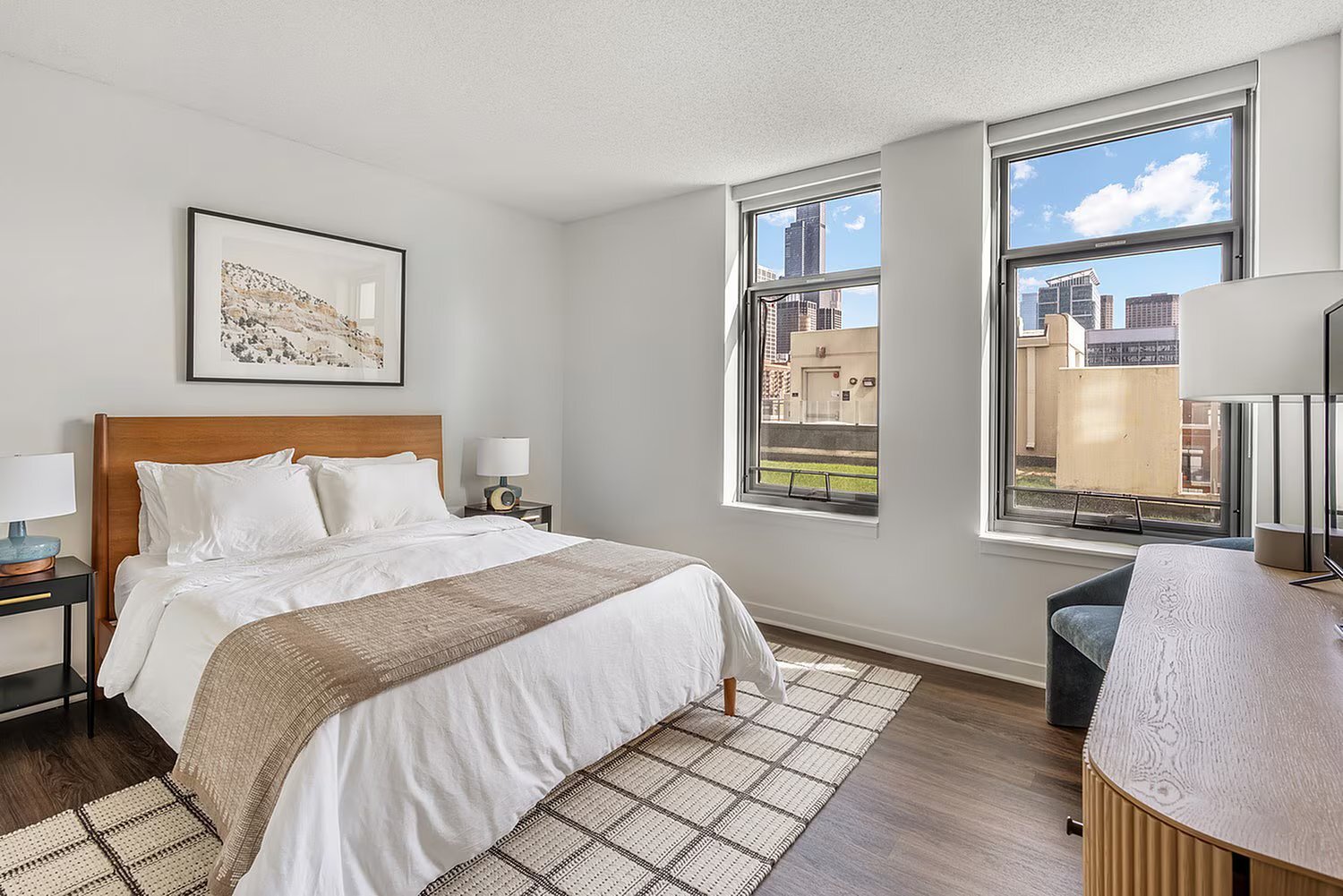 Building Photo - 659 W Kinzie St