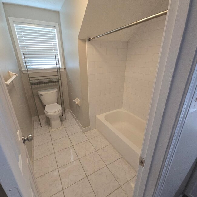 Building Photo - 2317 Belin Dr