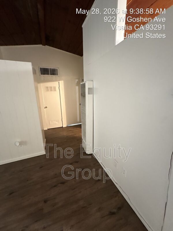 Building Photo - 922 W Goshen Ave