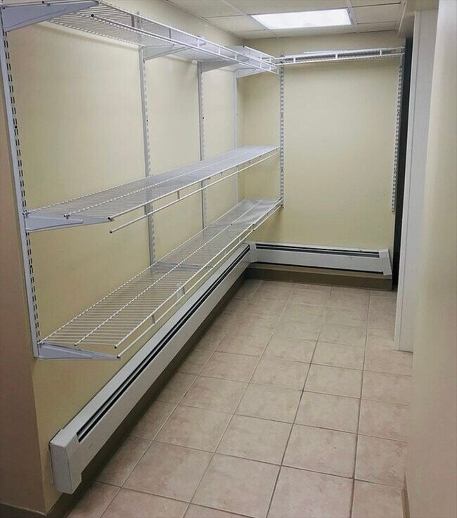 Building Photo - 39 Castle Rd