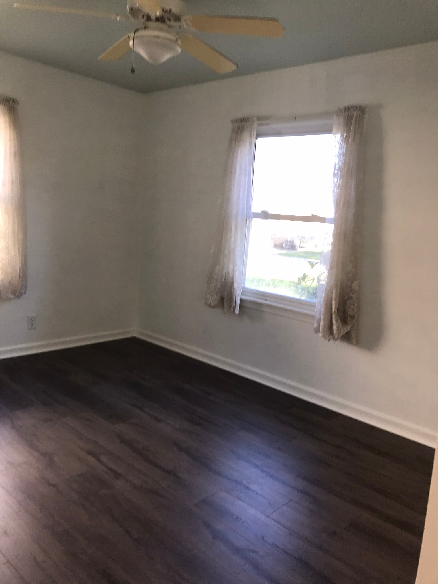 Building Photo - 866 Warwick Dr