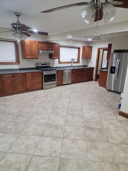 Primary Photo - 111 N Phetteplace St