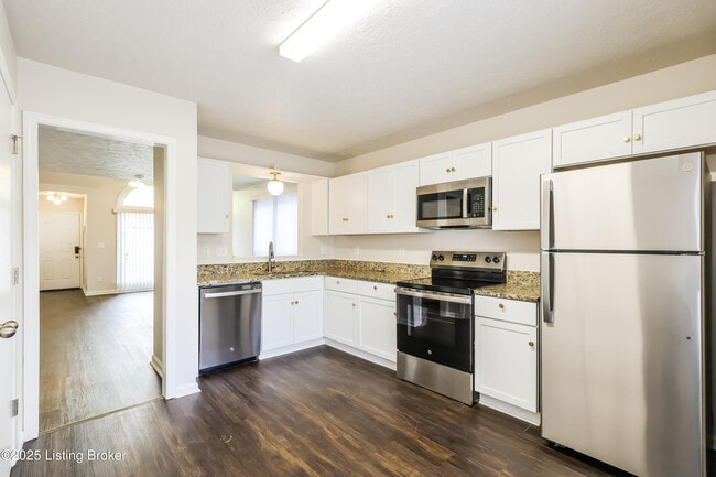 Building Photo - 3324 Rainview Cir