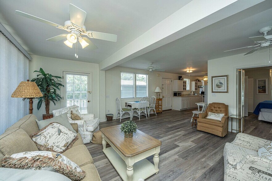 Building Photo - 816 E Cooper Ave