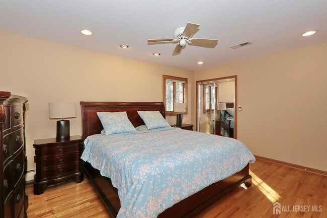 Building Photo - 240 Twin Oaks Terrace