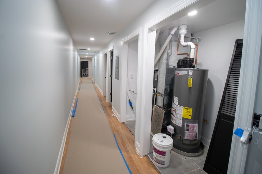 Building Photo - 649 E Groveland Park