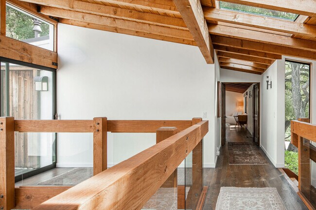 Building Photo - 901 Crater Camp Dr