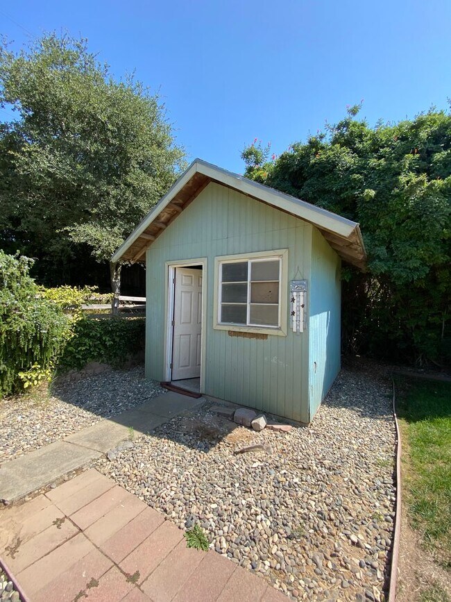 Building Photo - Updated Single Story Home Located in Orcut...