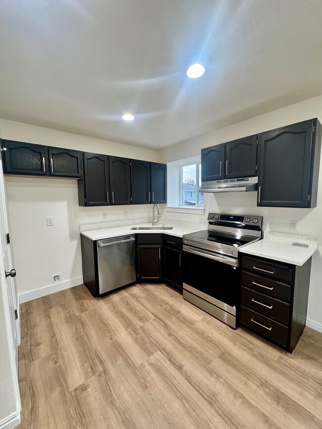 Building Photo - 917 Dorothea Way