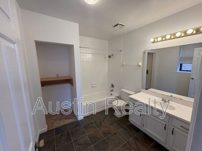 Building Photo - 4390 McPherson Ave