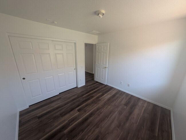 Building Photo - Great Northwest Tucson Area Location