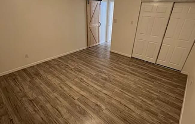 Building Photo - $0 First Month's Rent / $0 Deposit at Move-in