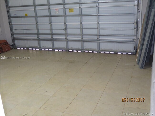 Building Photo - 15622 SW 31st Ln
