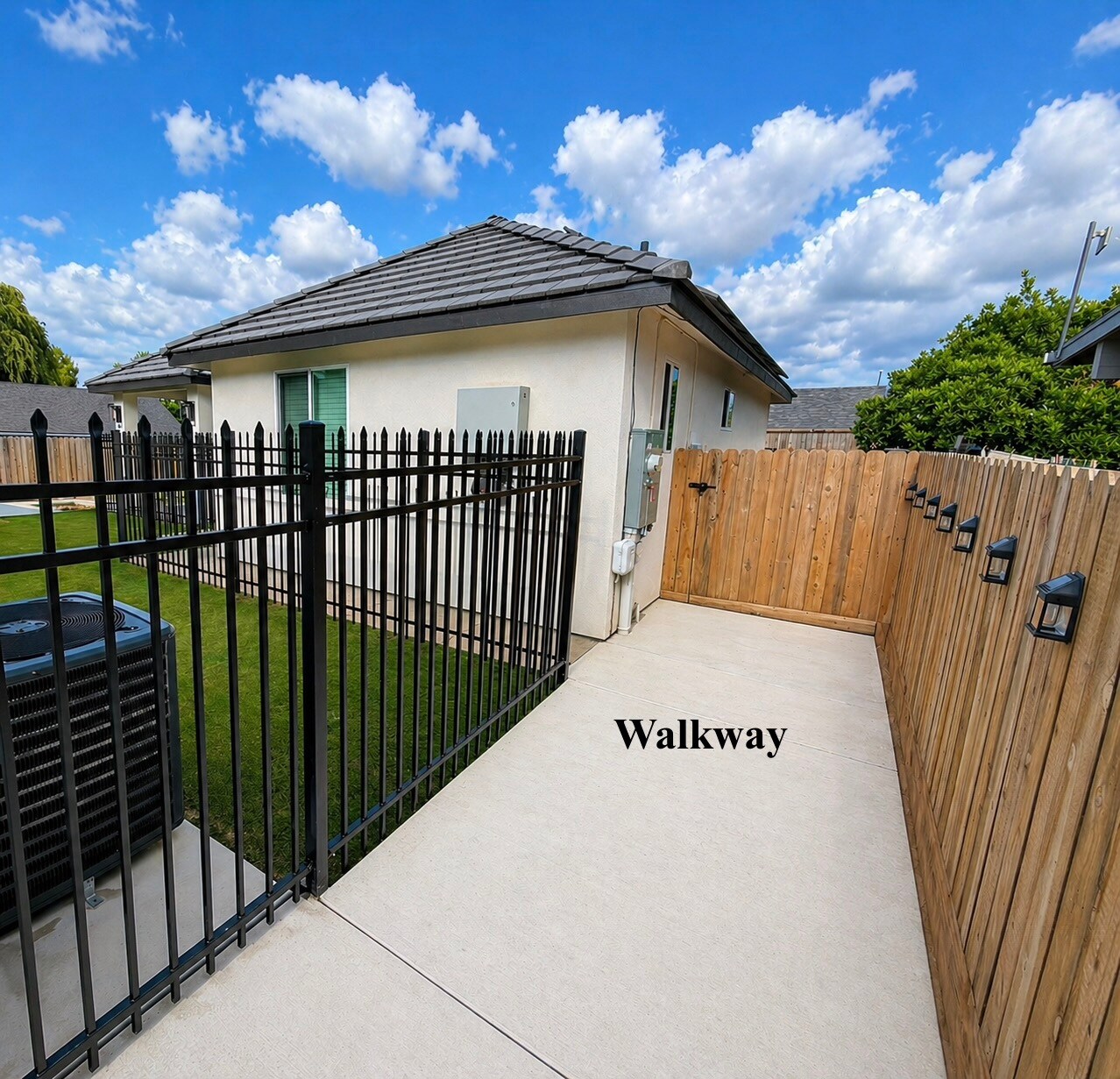 Building Photo - 590 N Lincoln Ave