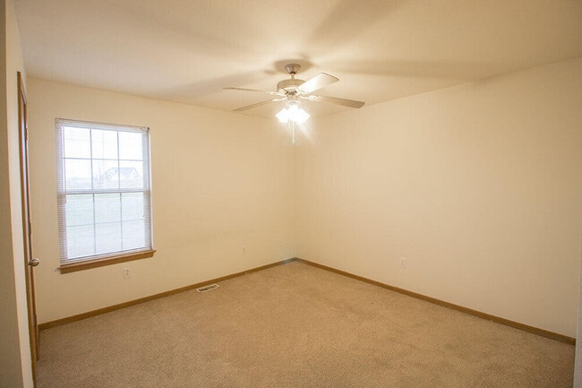 Building Photo - 5303 Silver Mill Dr