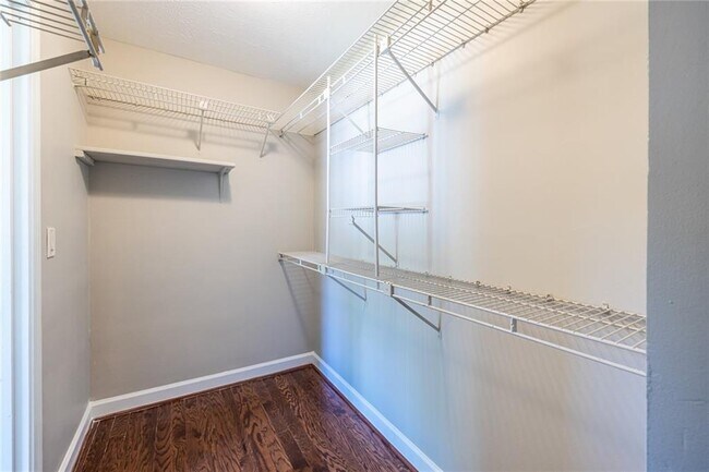 Building Photo - 1093 Wash Lee Dr SW