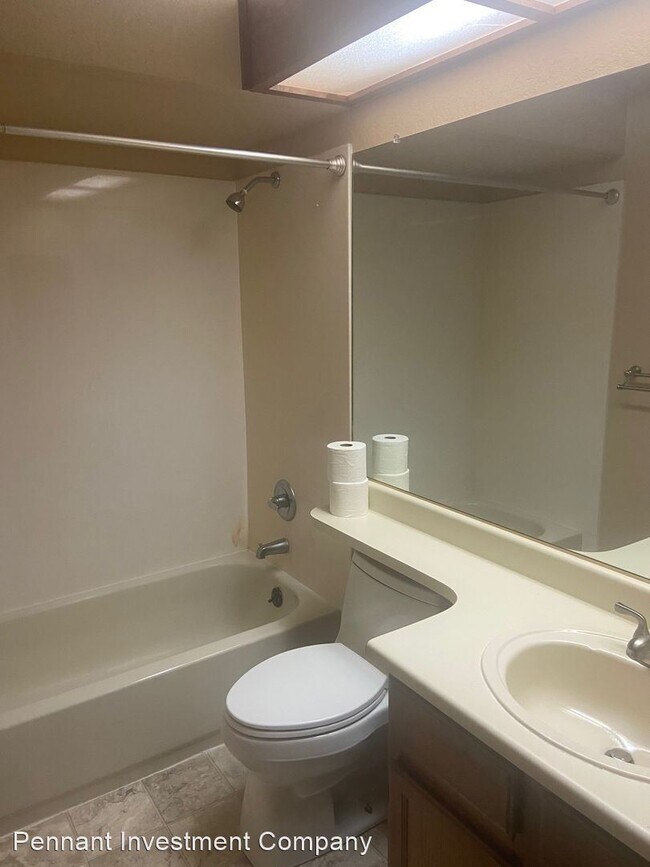 Building Photo - 2 br, 2 bath House - 5914 Gunbarrel Ave #E