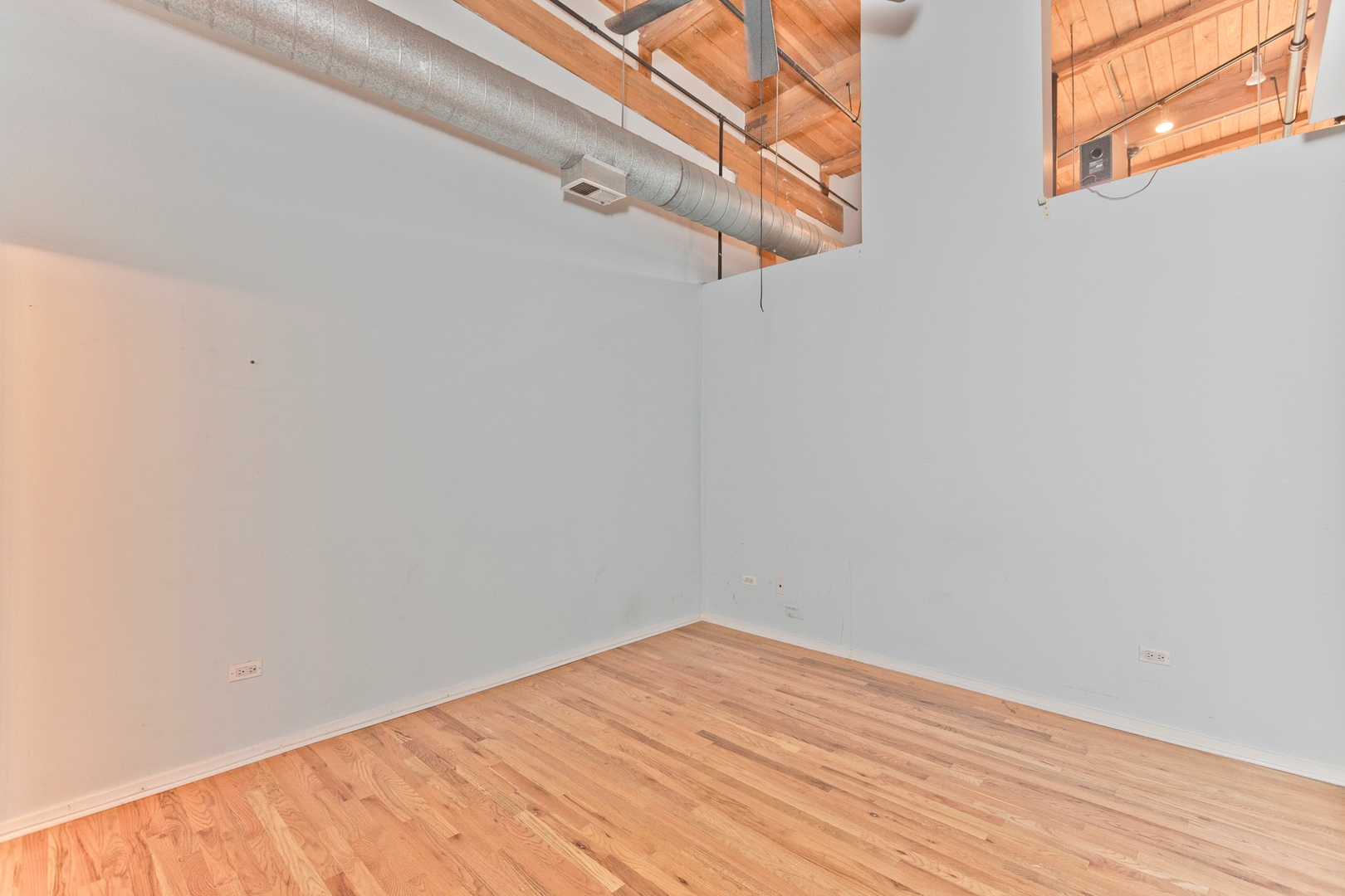 Building Photo - 2210 W Wabansia Ave