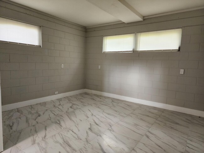 Building Photo - 4910 Ralls Dr