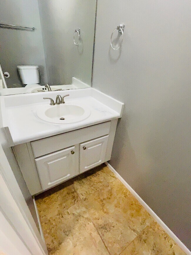 Building Photo - 2706 Graduate Ct