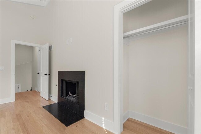 Building Photo - 404 Way Bridge Ct NE
