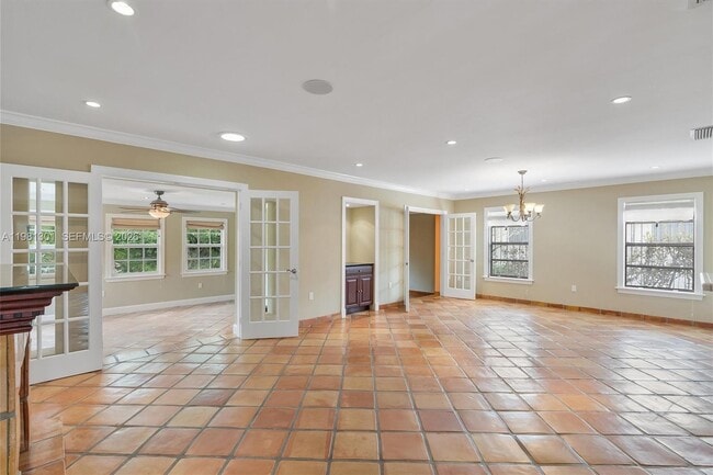 Building Photo - 300 187th St