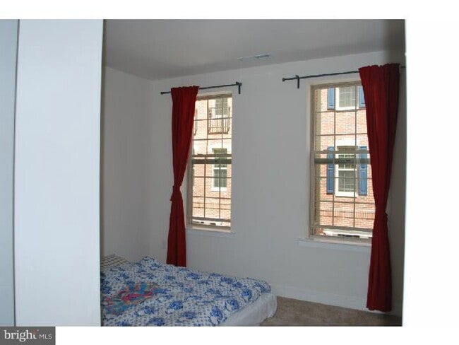 Building Photo - 105 Brinley Ct