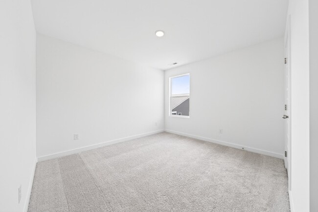 Building Photo - 7060 Sutton Dr