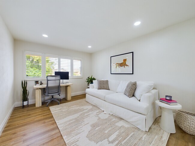 Building Photo - 2543 Caminito Muirfield