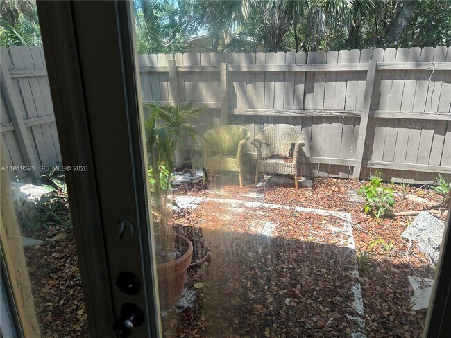 Building Photo - 1111 SW 4th St