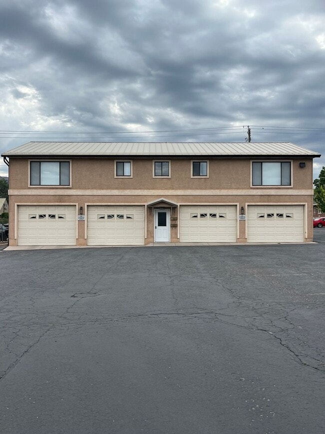 Primary Photo - 2 Bedroom - 1 bath apartment