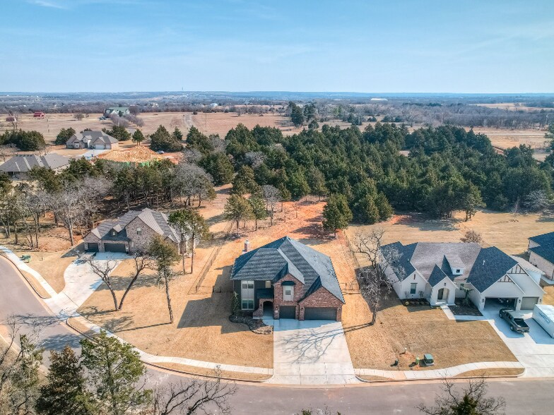 Building Photo - 8322 Robin Wy