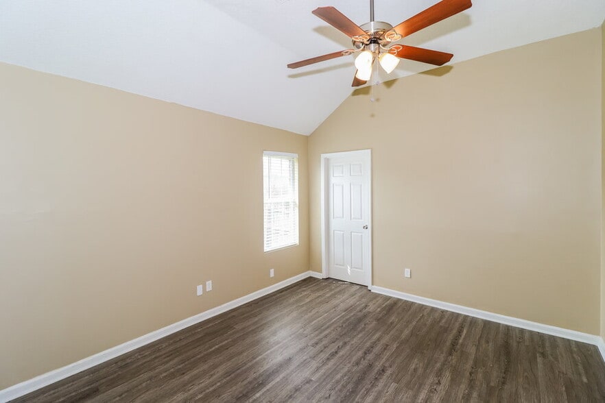 Building Photo - 4551 Cedargreen Cove