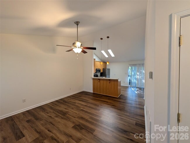 Building Photo - 106 Aljen Ct