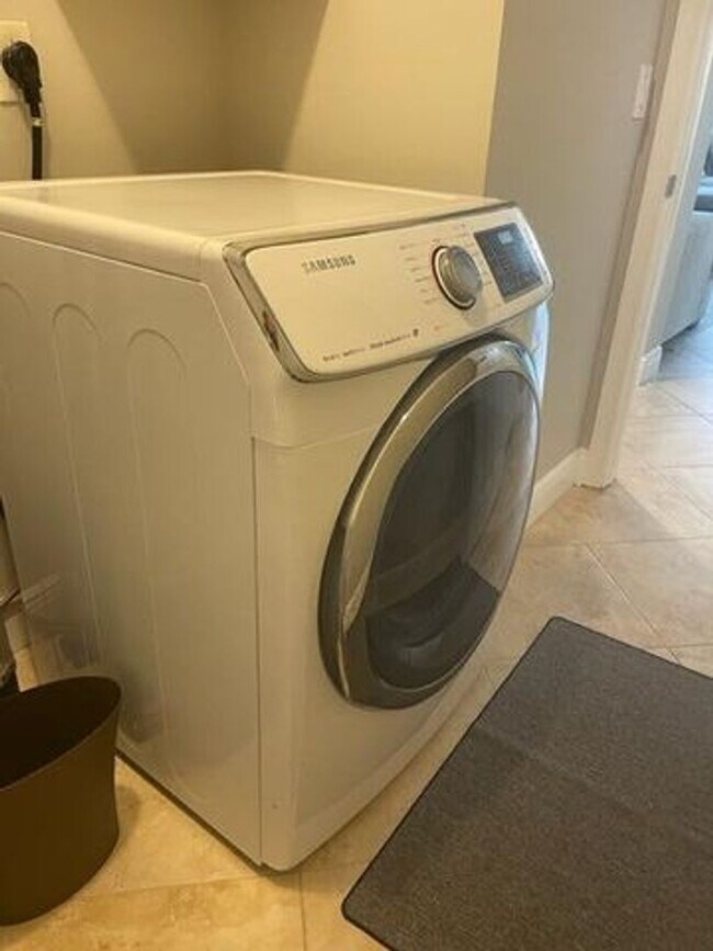 Building Photo - 7891 Manor Forest Blvd