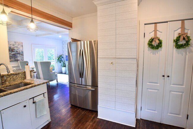 Building Photo - 23409 Seaside Rd