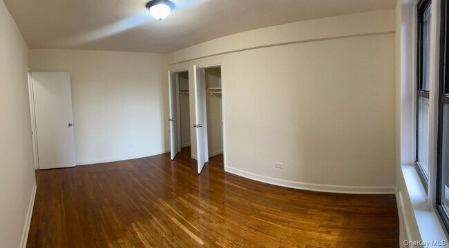 Building Photo - 89-20 55th Ave