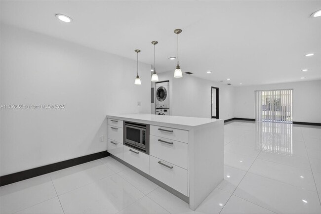 Building Photo - 8851 NW 119th St