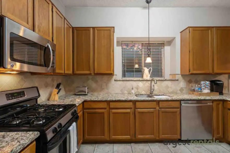 Building Photo - 4143 Norway Ln