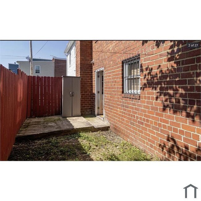 Building Photo - 443 20th St NE
