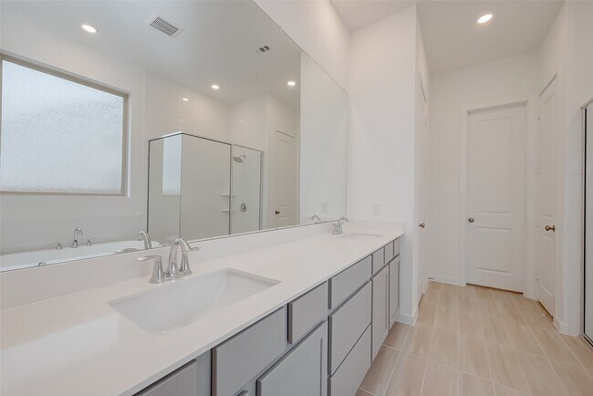 Building Photo - 11255 Tropical Forest Wy